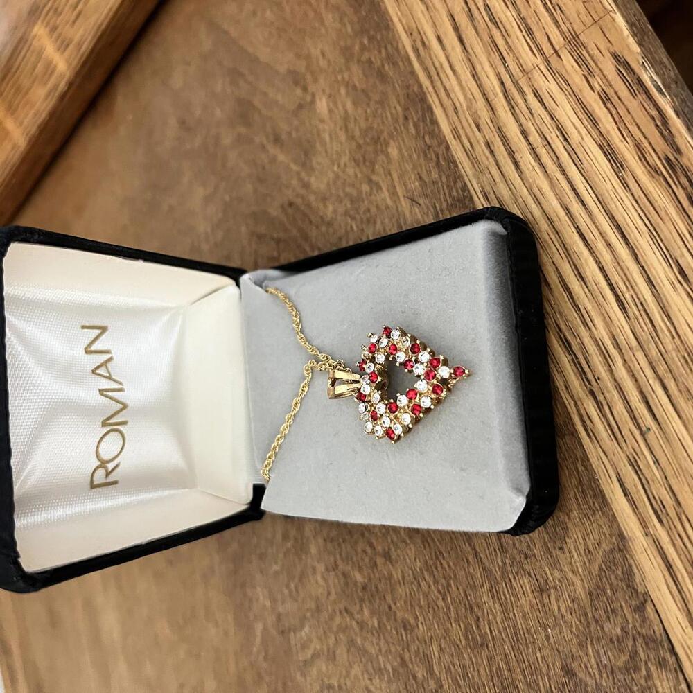 Beautiful Roman Red and White Heart 20" Necklace